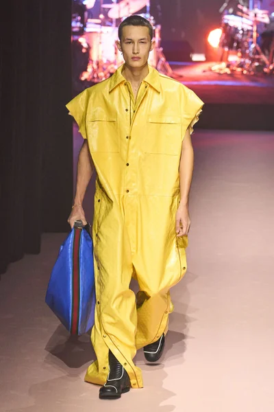 Look 40